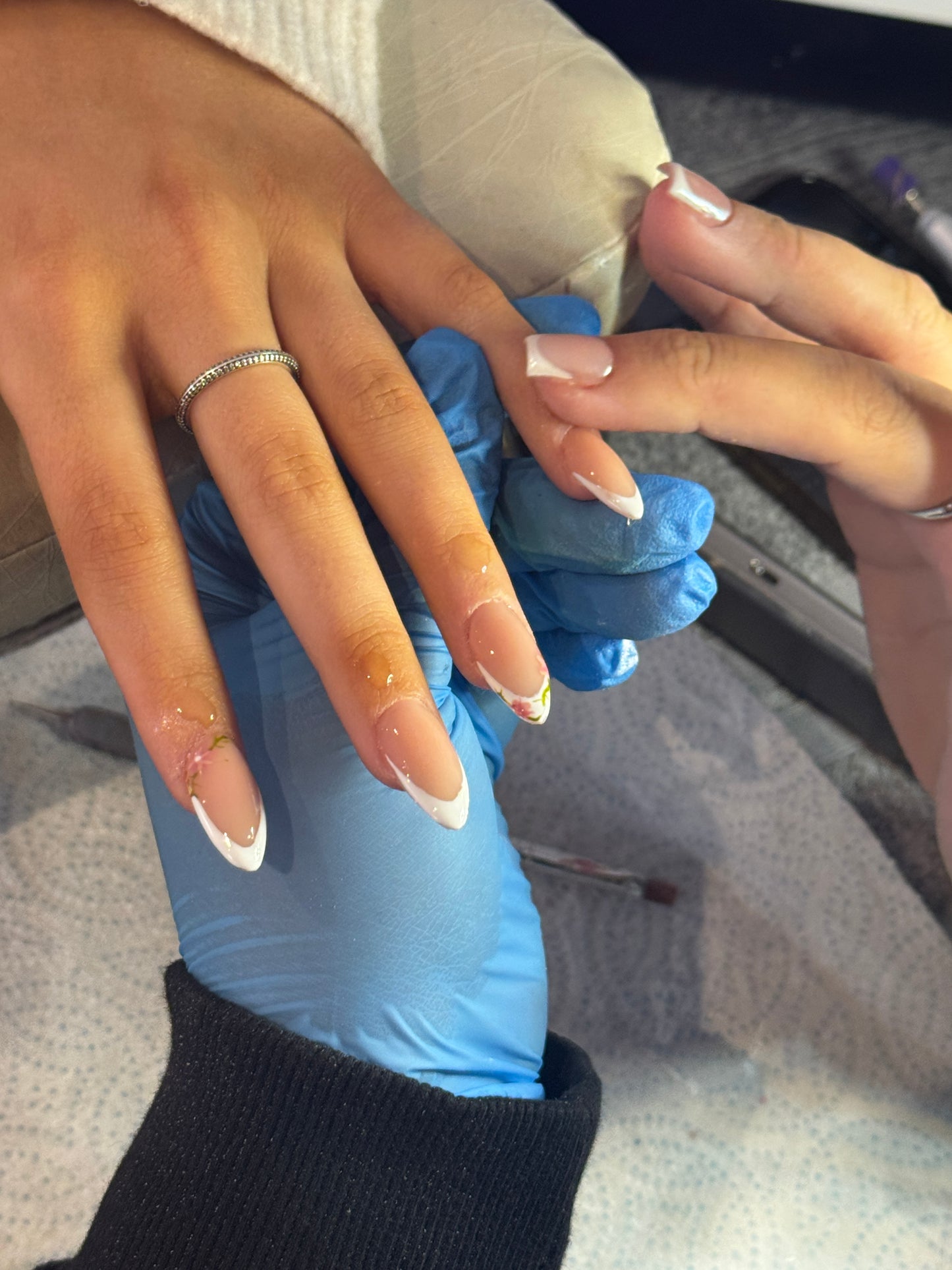 THE ACRYLIC NAIL SYSTEM